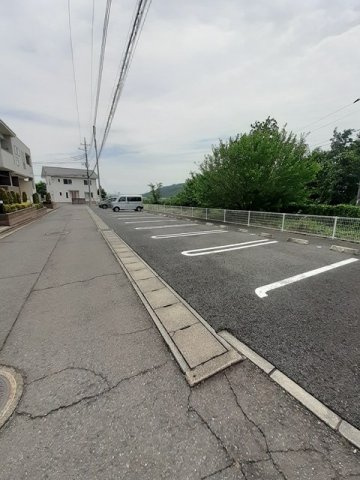 コスモス　Ⅱの駐車場|駐車スペースもあります