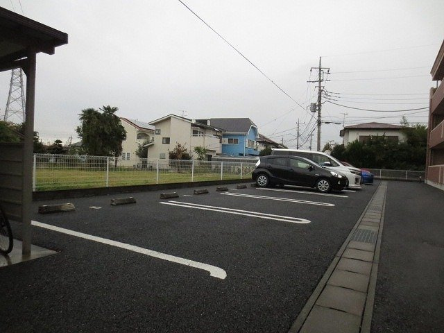 ニューグランド　オアシスの駐車場|駐車場完備です