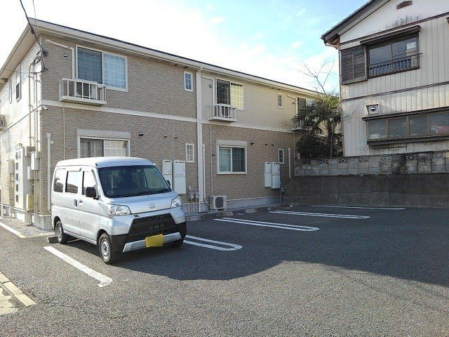 ファイン・ロイテ　Ｓ．Ｋの駐車場|駐車スペースもあります