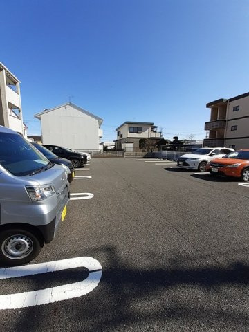 Ｌａ　Ｂｅｌｌｅｚｚａの駐車場|駐車場があるので、車を買う予定の方も安心です