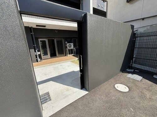 プレサンスロジェ岡山番町のその他|専用庭扉　※内装工事前