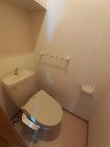 シュティル・ブリーゼ　Ｂのトイレ|コンパクトで使いやすいトイレです