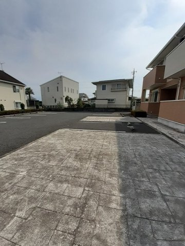 シュティル・ブリーゼ　Ｂの駐車場|駐車スペースもあります