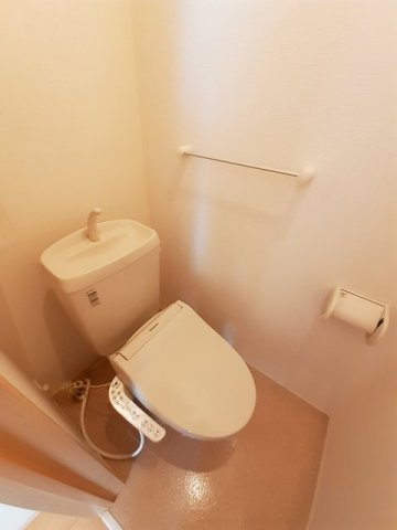 セルフィーユⅡのトイレ|ゆったりとした空間のトイレです