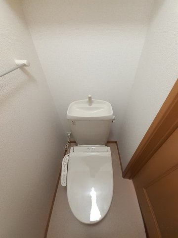 メゾン　エストＢのトイレ|ゆったりとした空間のトイレです