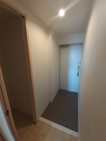 メゾン葵の玄関|ゆったりとした玄関です