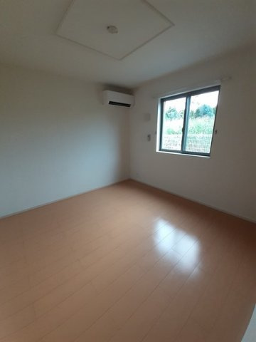 コリーヌメゾンの内装|明るい室内です