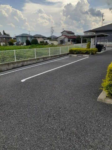 コリーヌメゾンの駐車場|駐車場完備です