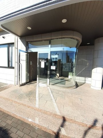 グランドバレーのエントランス|建物の内部です