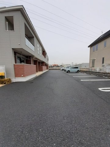 ソレイユコートＳの駐車場|駐車場があるので、車を買う予定の方も安心です