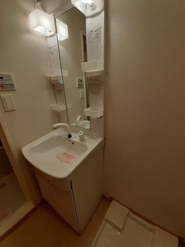 カーサ・セレーノの洗面所|コンパクトで使いやすい洗面所