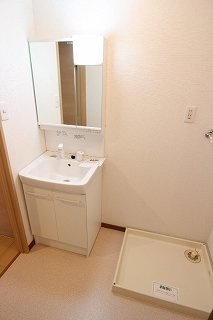 フラワープレイスの洗面所|忙しい朝には欠かせない洗面所です