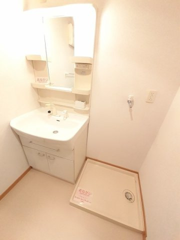 ポワールメゾンＤの洗面所|コンパクトで使いやすい洗面所