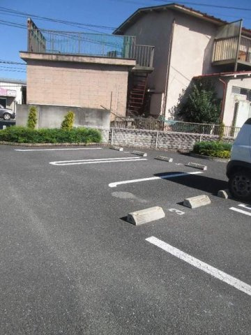 アルモニーメゾンＢの駐車場|カースペースがあります