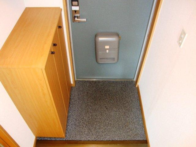 プレステージ中居の玄関|玄関