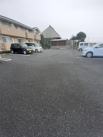 ミントハウスの駐車場|駐車スペースもあります