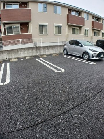 リバーサイドビューＢの駐車場|カースペースがあります