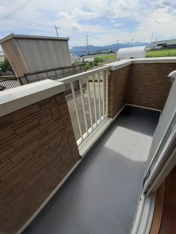 パストラルのバルコニー|外からの目が気にならないバルコニーで洗濯物が干せます
