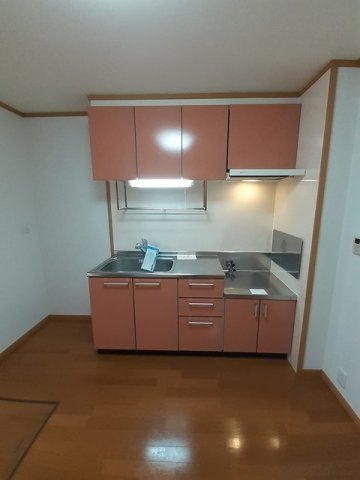 パストラルのキッチン|コンパクトなキッチンで掃除もラクラク