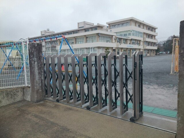 シティーハイツ小八木　Ｂの周辺|市立中川小学校まで260m