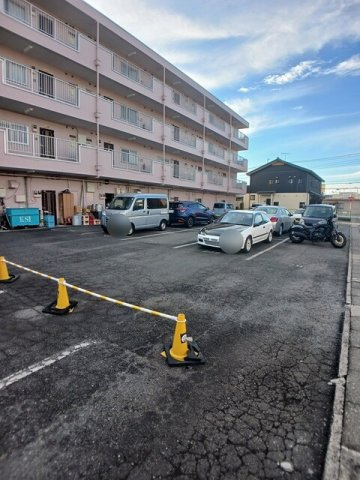 アーバンＫ・Ｆの駐車場|駐車場に車を止められます
