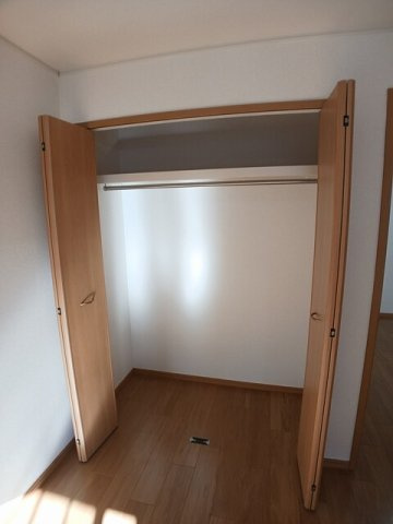 メゾン・アンソレイエ　Ⅲの収納|大きなものも収納できそうです