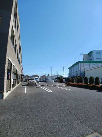 クレメント・ヴィラの駐車場|駐車場があるので、車を買う予定の方も安心です