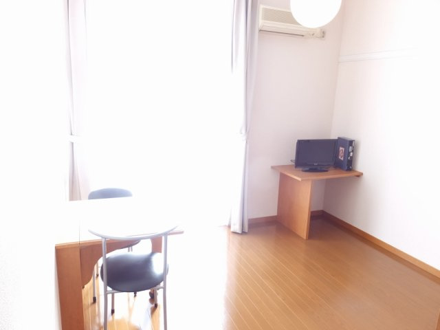 レオパレスクオーレⅡの居間・リビング|家具・家電付き物件です