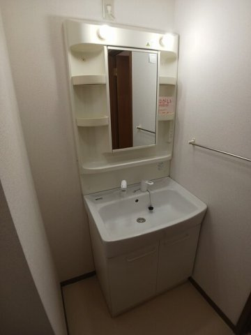 ウエストヴィレッジの洗面所|広い洗面スペース