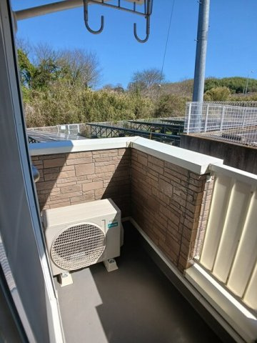 サンパティークⅤのバルコニー|外からの目が気にならないバルコニーで洗濯物が干せます