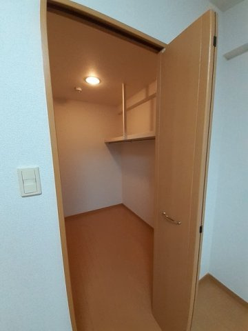 グランドヒルズヴィラの収納|ちょっとした収納スペースも充実しています