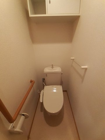 グランドヒルズヴィラのトイレ|落ち着いた色調のトイレです