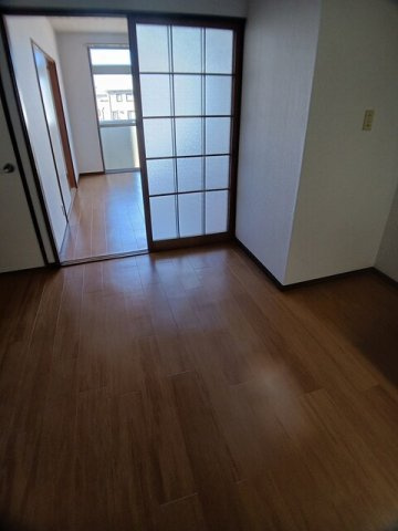 ハイツエイトの居間・リビング|ゆったりとした居間です