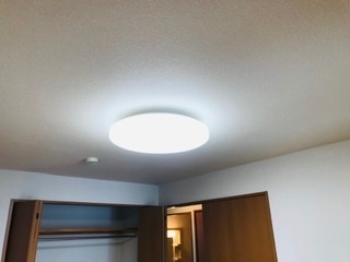 ファミーユの設備|北・南洋室照明器具