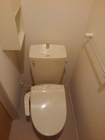 アウローラⅠのトイレ|ゆったりとした空間のトイレです