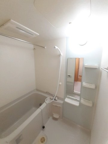 ヘブンリーブルーの浴室|コンパクトで使いやすいお風呂です
