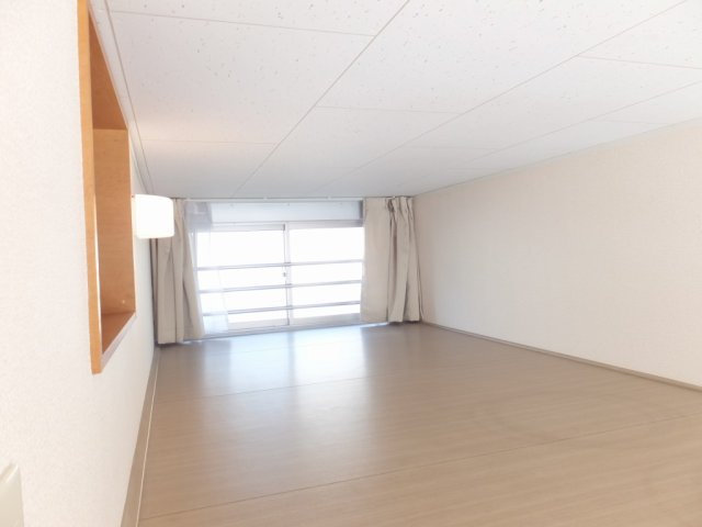 レオパレスクオーレⅡの寝室|寝室です