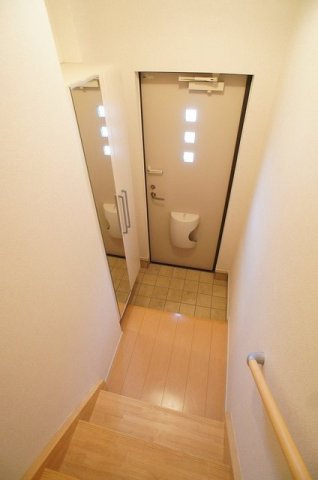 カーサ　モデルノＡの玄関|毎日通る玄関はこちらです