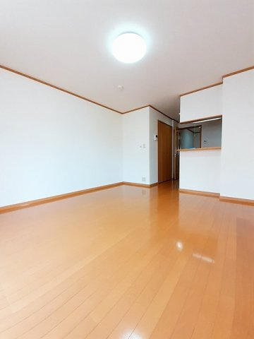 ソルジェンテＢの内装|明るい室内です