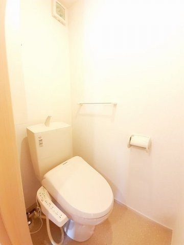 テ・ルサーマＢのトイレ|ゆったりとした空間のトイレです