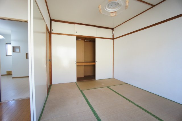 長井ハイツの和室|和室があると落ち着いた雰囲気になりますね