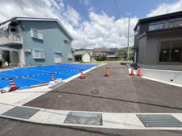 薊野中町　建築条件なし　A号地　売土地（全5区画）　の前面道路含む現地写真