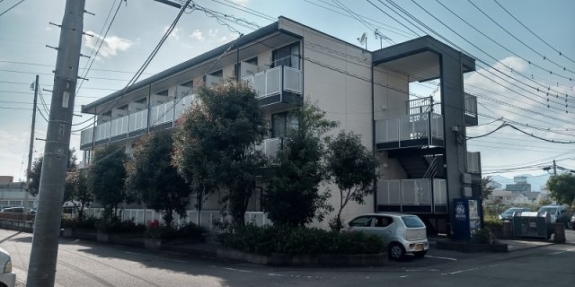 レオパレスアピテＣの外観|おしゃれな外観です