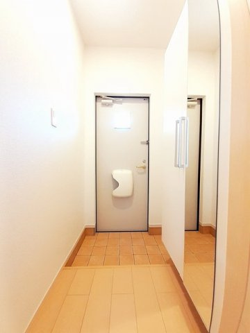 ノイ　レジデンスⅢの玄関|きれいな玄関です