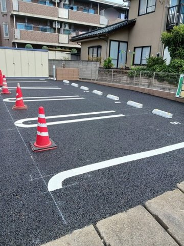ハーモニー　カーサの駐車場|駐車場があるので、車を買う予定の方も安心です