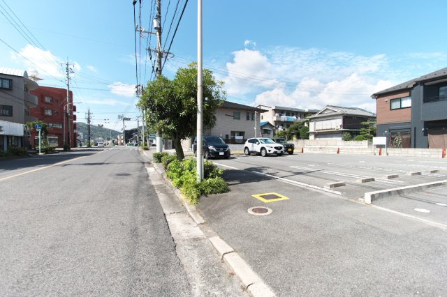 岡増駐車場の周辺