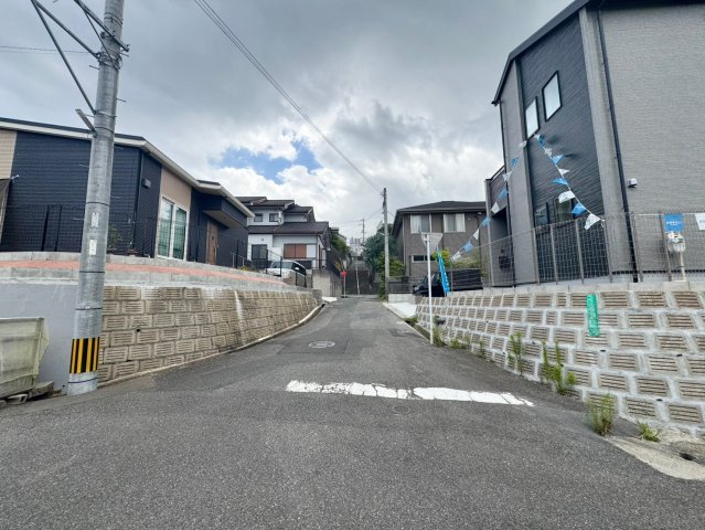 ーAdoble＋アドブルー小倉北区篠崎5丁目7期　【小倉北区　新築戸建て】の前面道路含む現地写真
