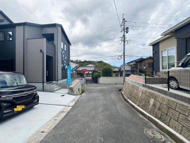 ーAdoble＋アドブルー小倉北区篠崎5丁目7期　【小倉北区　新築戸建て】の前面道路含む現地写真