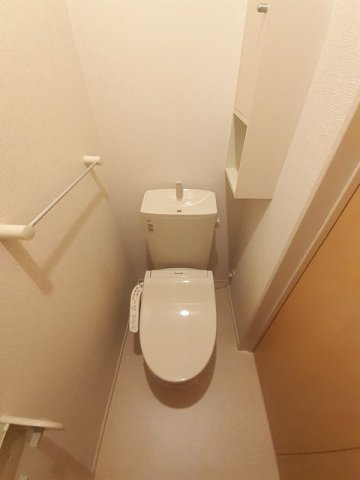 ＬａＴｏｕｒＫＡＩＺＡＷＡ　Ⅴのトイレ|コンパクトで使いやすいトイレです