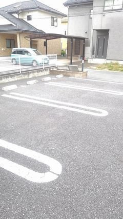 プラシードの駐車場|カースペースがあります